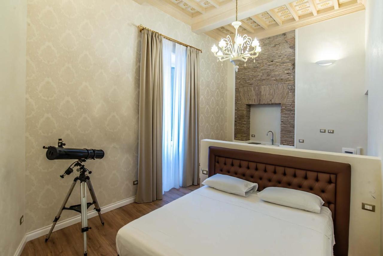Apartment Pantheon Escape *