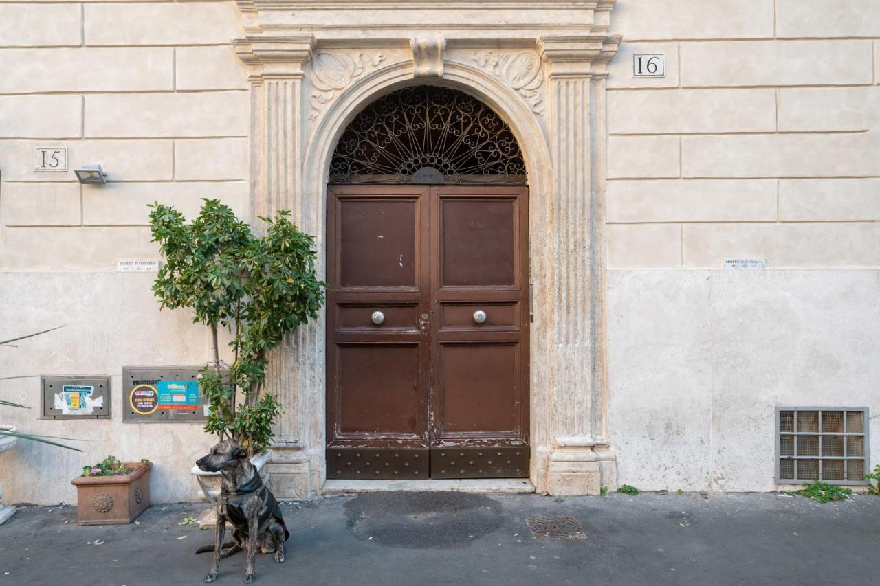 Pantheon Escape Apartment *